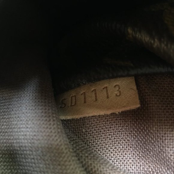 Authentic Louis Vuitton Totally in Monogram - Picture 7 of 12